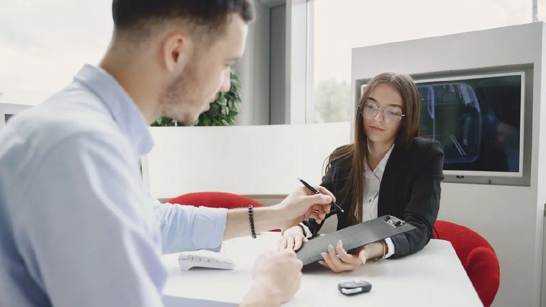 Rencontre pour remplir les documents d'une réclamation d'assurance auto à Matane